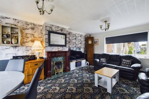 5 Crescent Walk, Aveley, South Ockendon, RM15 4HP