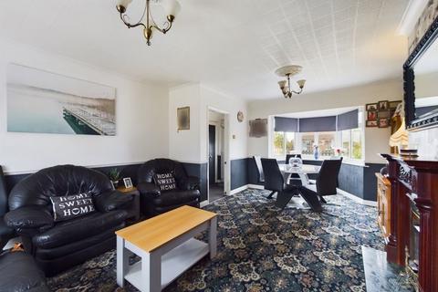 5 Crescent Walk, Aveley, South Ockendon, RM15 4HP