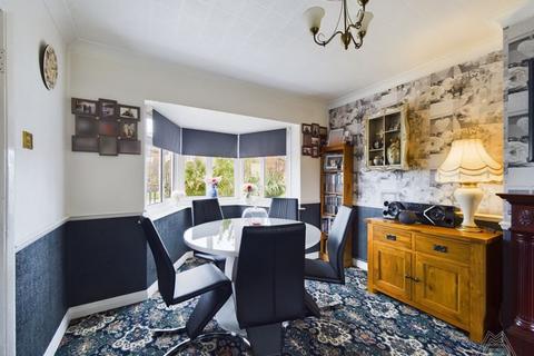 5 Crescent Walk, Aveley, South Ockendon, RM15 4HP