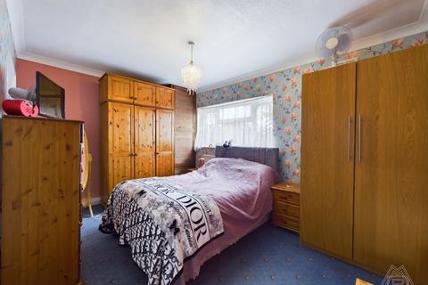 5 Crescent Walk, Aveley, South Ockendon, RM15 4HP