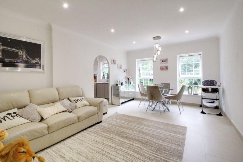 Myles Court, Goffs Oak EN7 2 bed apartment £365,000