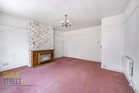 16 Hunter Drive, Hornchurch, RM12 5TS