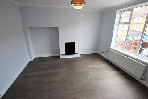 2 bedroom terraced house to rent, Hunters Square, Dagenham RM10