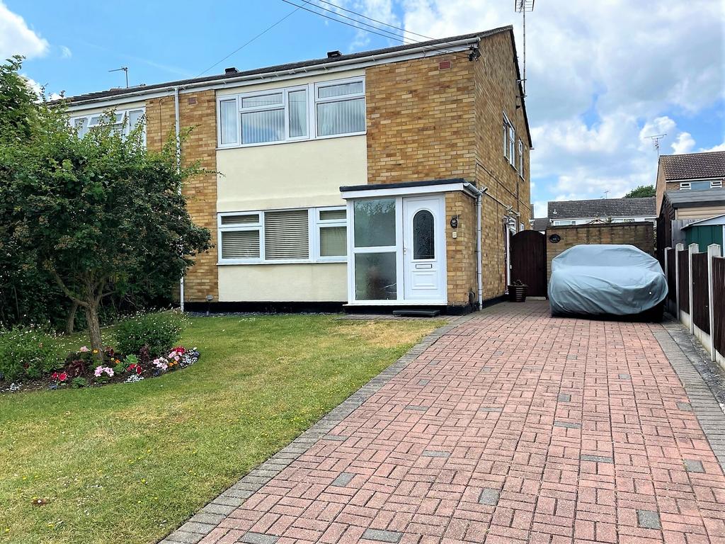 Friern Gardens, Wickford 2 bed for sale £275,000