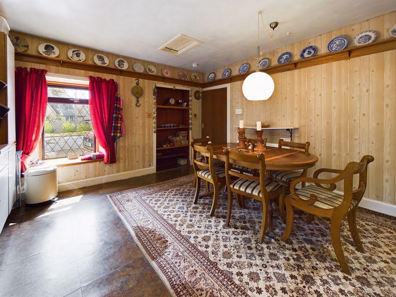 Kitchen/ Dining Area