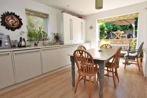 2 Bramble Mead, Chalfont St Giles, HP8 4DY