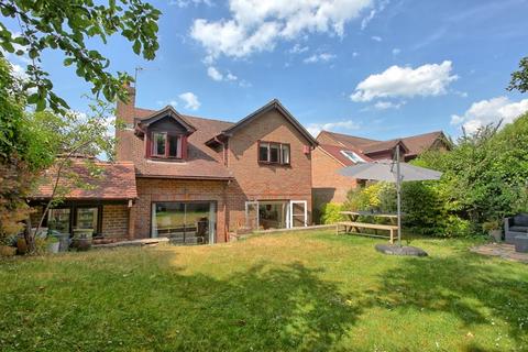 2 Bramble Mead, Chalfont St Giles, HP8 4DY