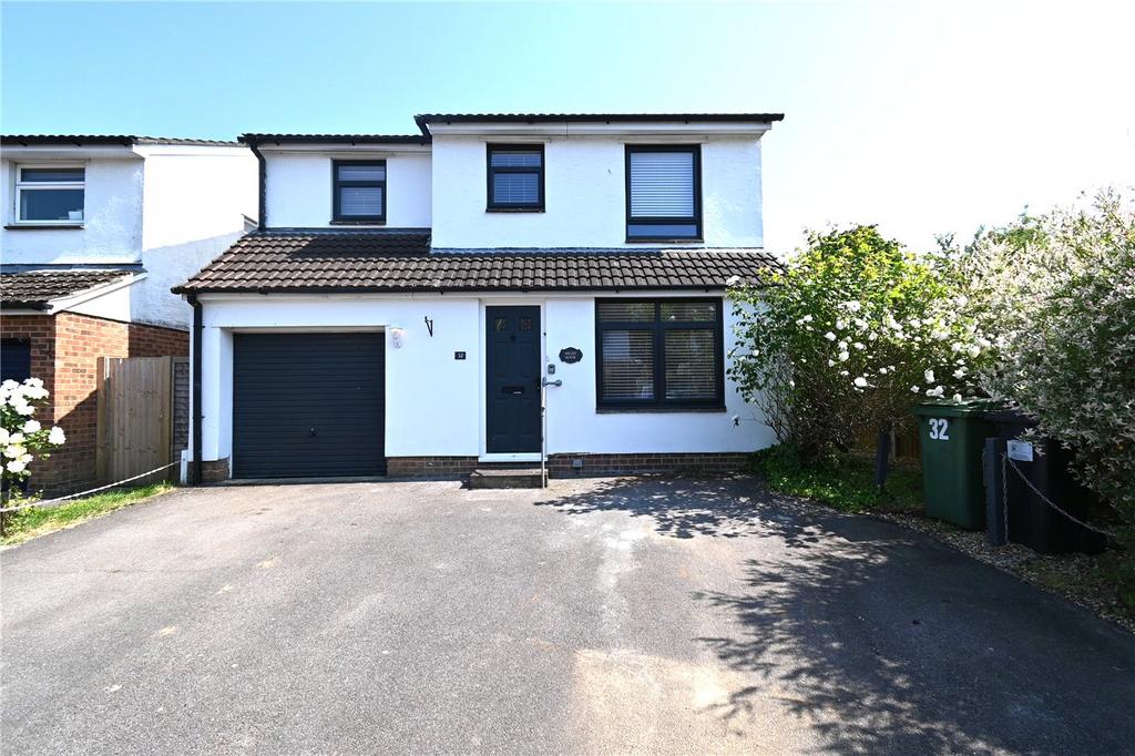 Ramsdell Close, Tadley, Hampshire, RG26 4 bed detached house to rent