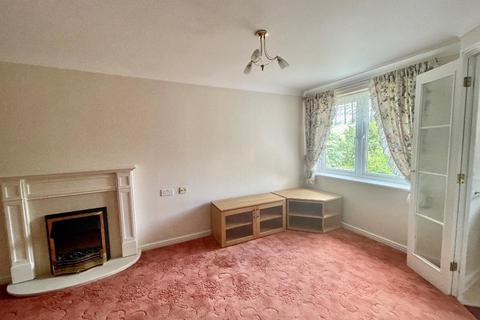 1 bedroom retirement property for sale, Harewood Court, 545 Limpsfield Road, Warlingham, Surrey, CR6 9DX