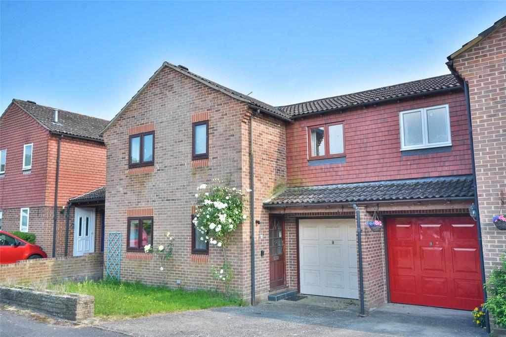Orchard Way, Pulborough, West Sussex, RH20 4 bed semidetached house for sale £375,000