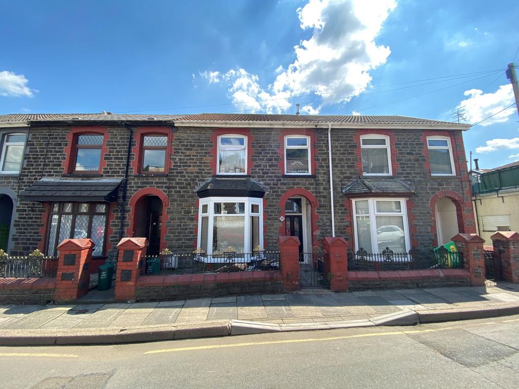 Abercynon, Rhondda Cynon Taff CF45 3 bed terraced house £750 pcm (£