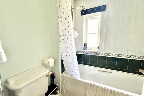 18 Chestnut Grove, Bodmin, PL31 1QD