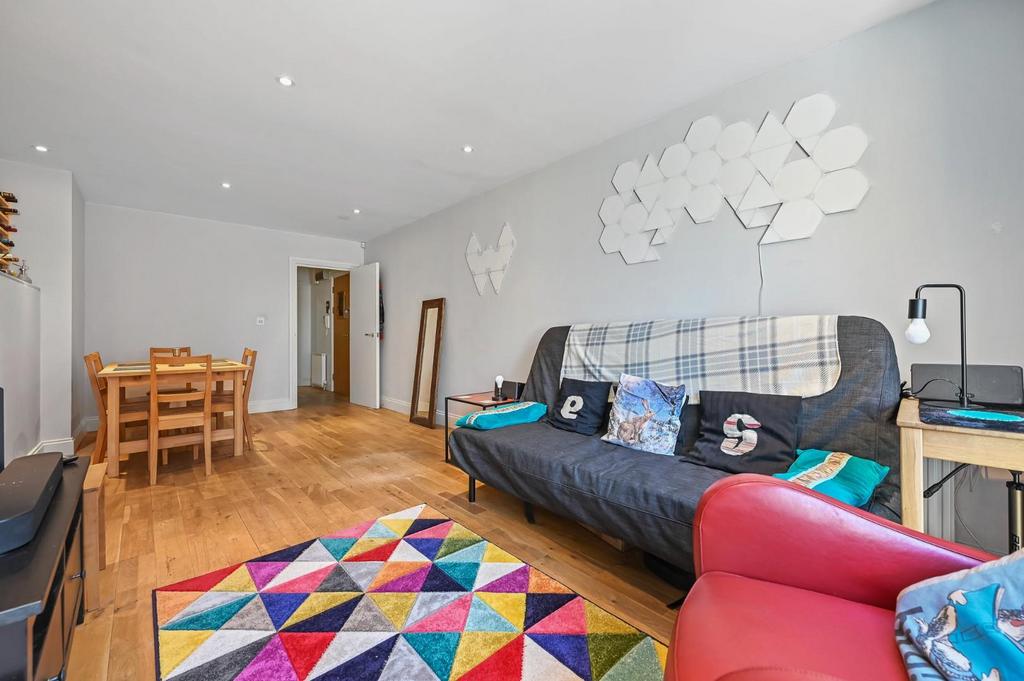 TEC - Flat 1, 12 Smyrna Road - Reception C3 (1).jpg