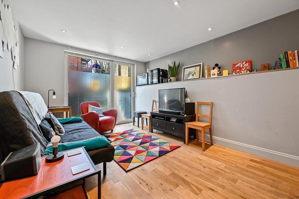 TEC - Flat 1, 12 Smyrna Road - Reception A3 (1).jpg