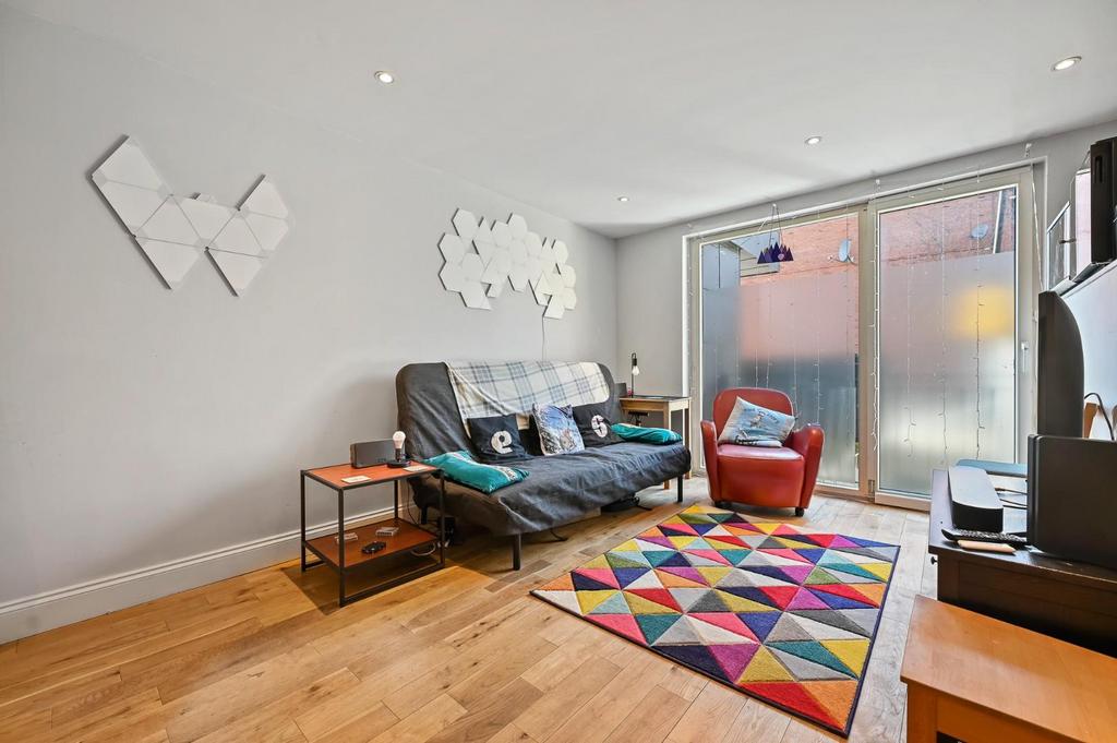 TEC - Flat 1, 12 Smyrna Road - Reception B3 (1).jpg