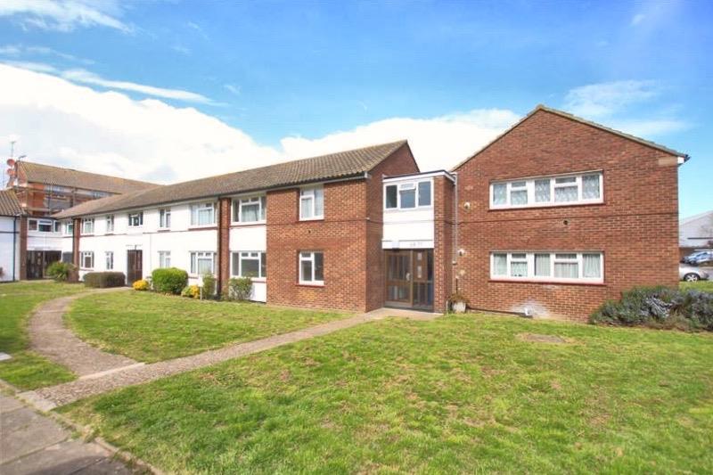 Harlech Gardens, Heston TW5 1 bed apartment for sale £229,950