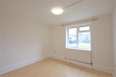 undefined, Harlech Gardens, Heston TW5