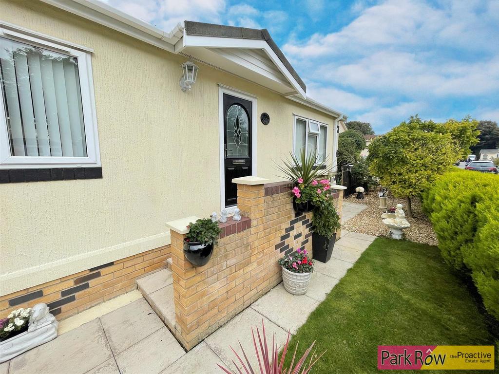 Willow Lane, Knottingley 2 bed park home £100,000