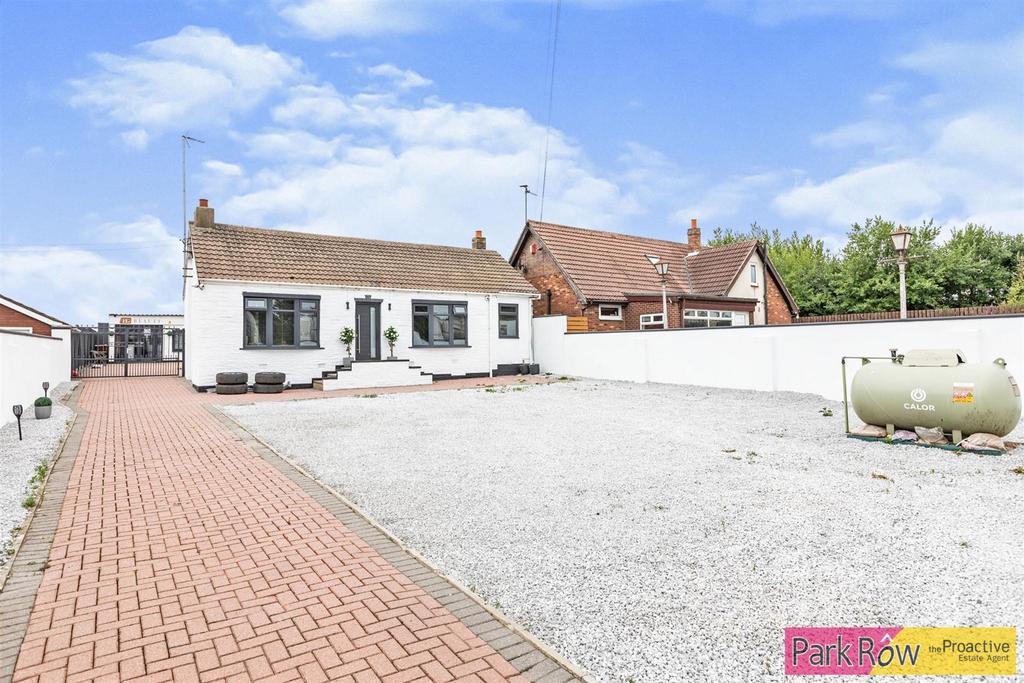 West Park Drive, Darrington 3 bed detached bungalow for sale £300,000
