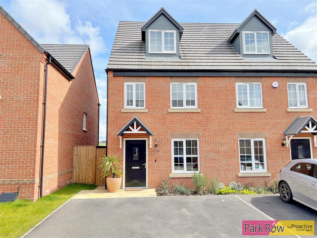Castle Way, Pontefract, WF8 2FY 3 bed semidetached house for sale £
