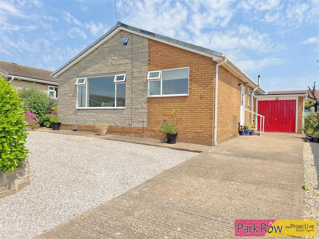 Stonegate Drive, Pontefract 2 bed detached bungalow £270,000
