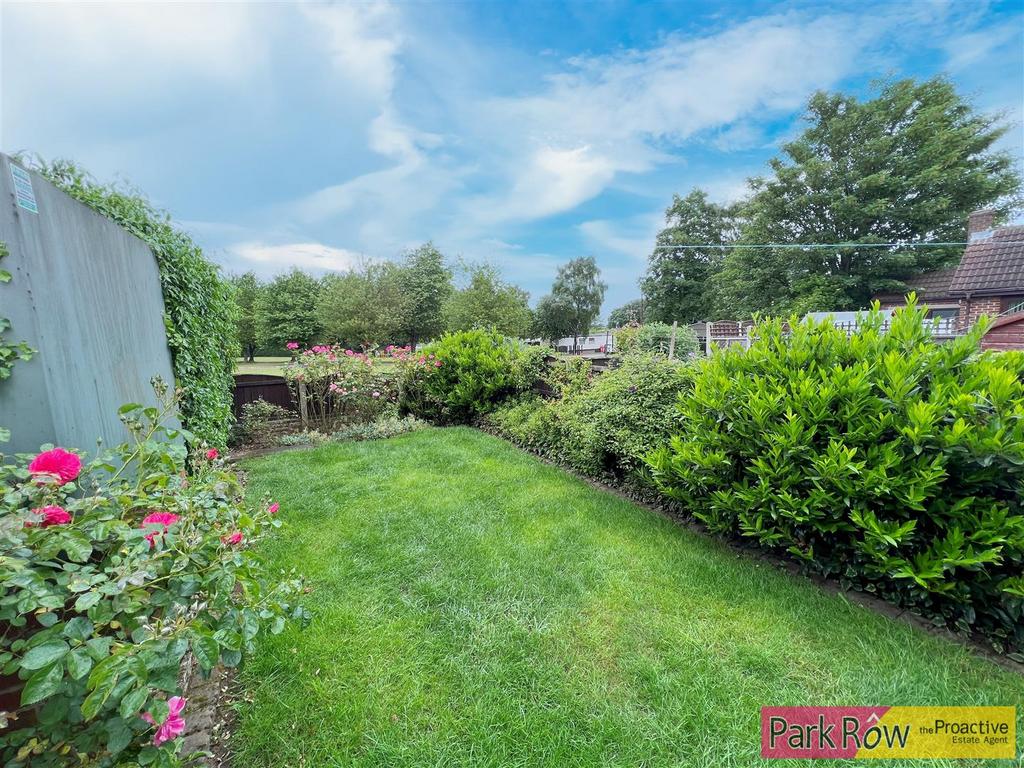 West Park Drive, Darrington, Pontefract 3 bed semidetached house for