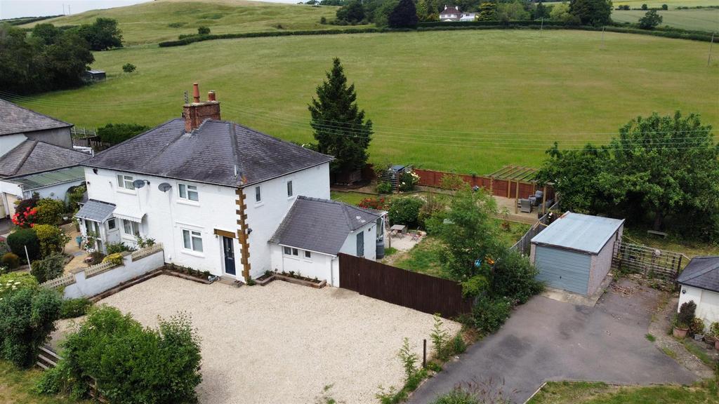 Shipston Road, Long Compton 3 bed semidetached house for sale £375,000