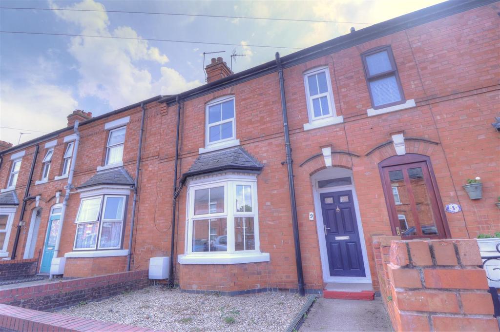 Cambria Road, Evesham 3 bed terraced house £1,200 pcm (£277 pw)