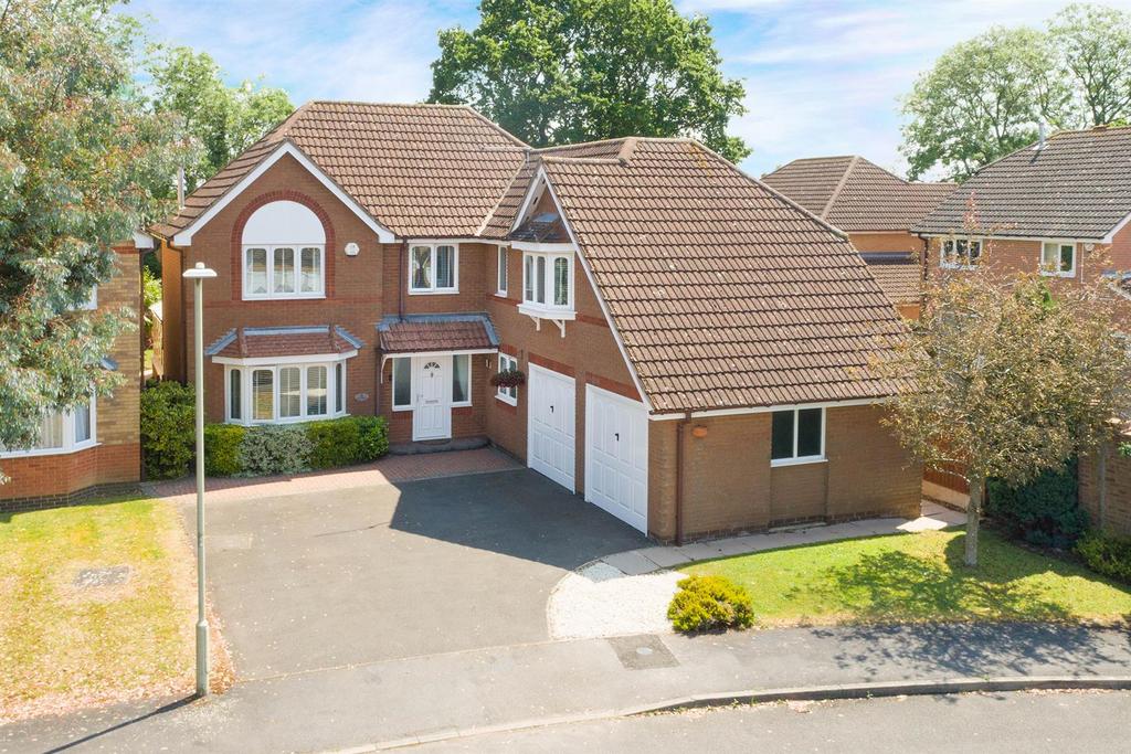 Mount Pleasant, Oadby, Leicester, LE2 5 bed detached house for sale £