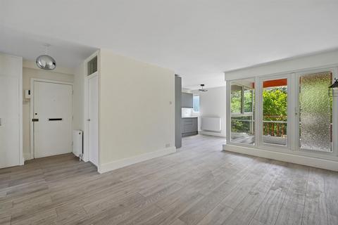 Flat 7, Avenue Court Farm Avenue, London, NW2 2PT