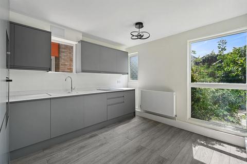 Flat 7, Avenue Court Farm Avenue, London, NW2 2PT