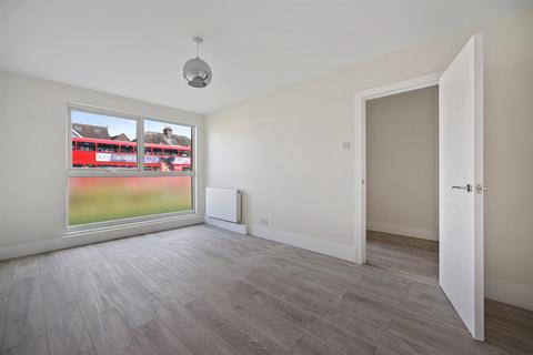 Flat 7, Avenue Court Farm Avenue, London, NW2 2PT