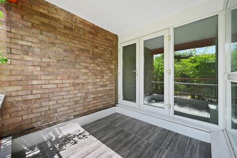 Flat 7, Avenue Court Farm Avenue, London, NW2 2PT