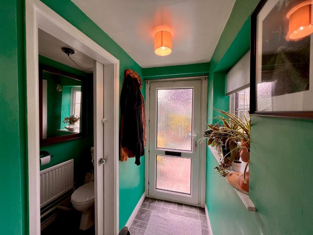 37 woodmancote hallway.jpg