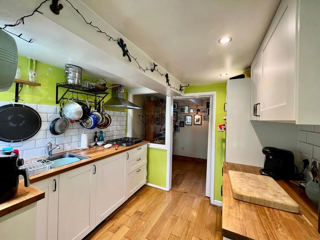 37 woodmancote kitchen.jpg