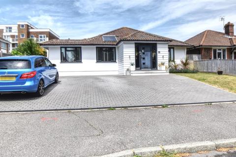 2 bedroom detached bungalow for sale - Normandale, Bexhill-On-Sea