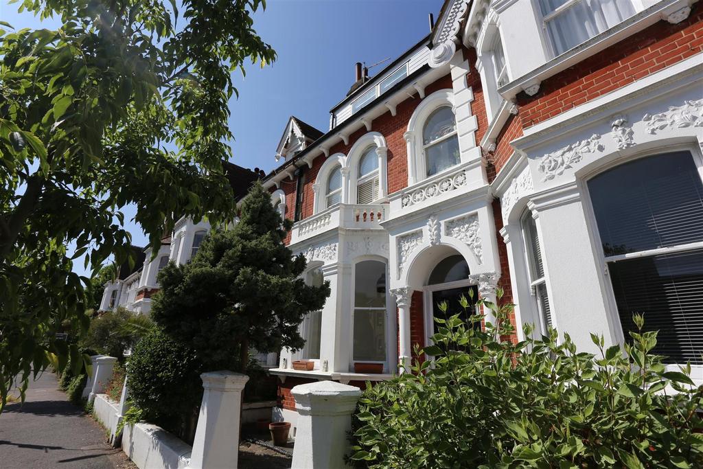 Eaton Villas, Hove, East Sussex 1 bed flat £1,400 pcm (£323 pw)