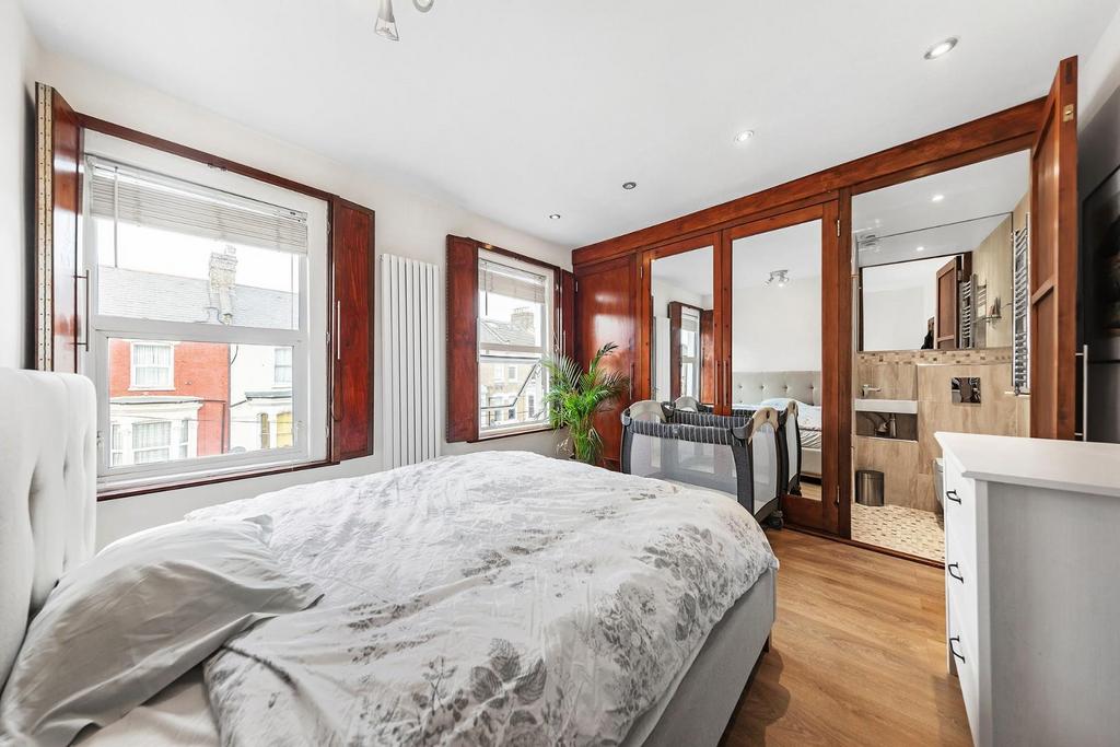 Master Bedroom.jpg