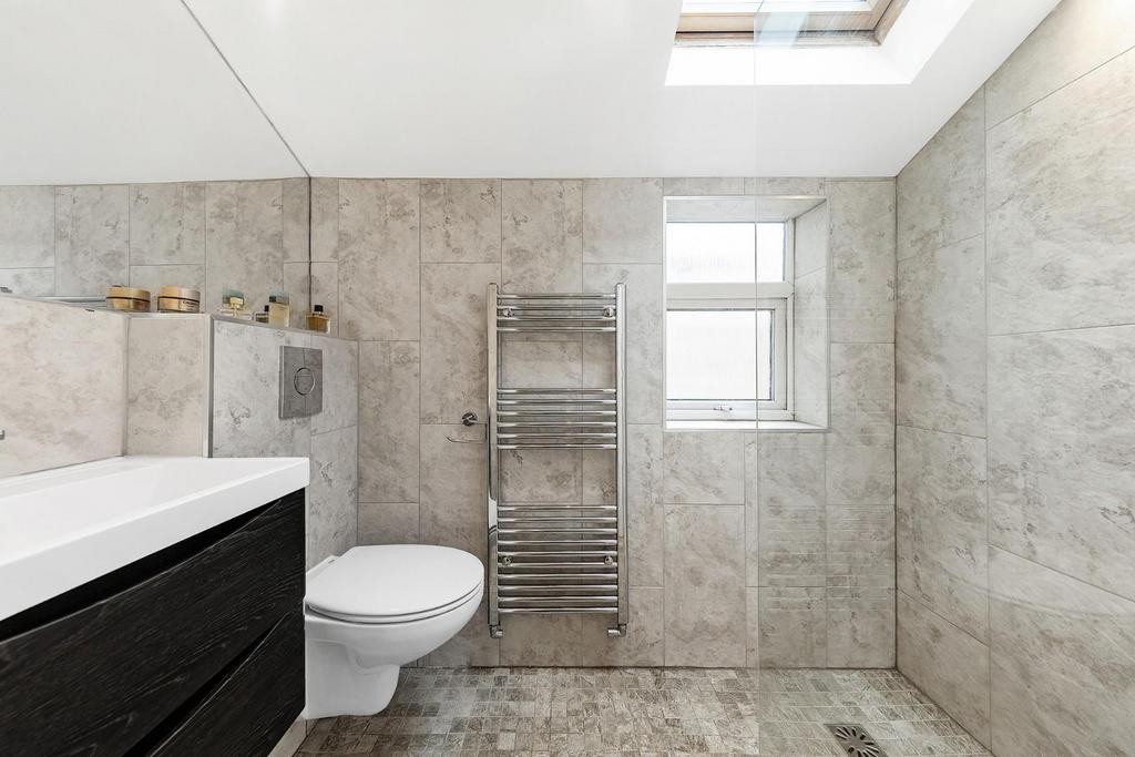 Family Bathroom.jpg
