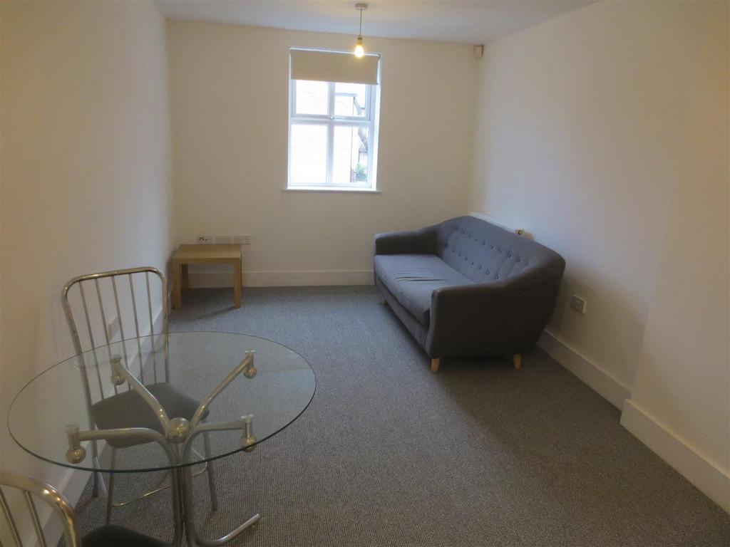 Clarendon Place, Eccles 1 bed apartment £775 pcm (£179 pw)