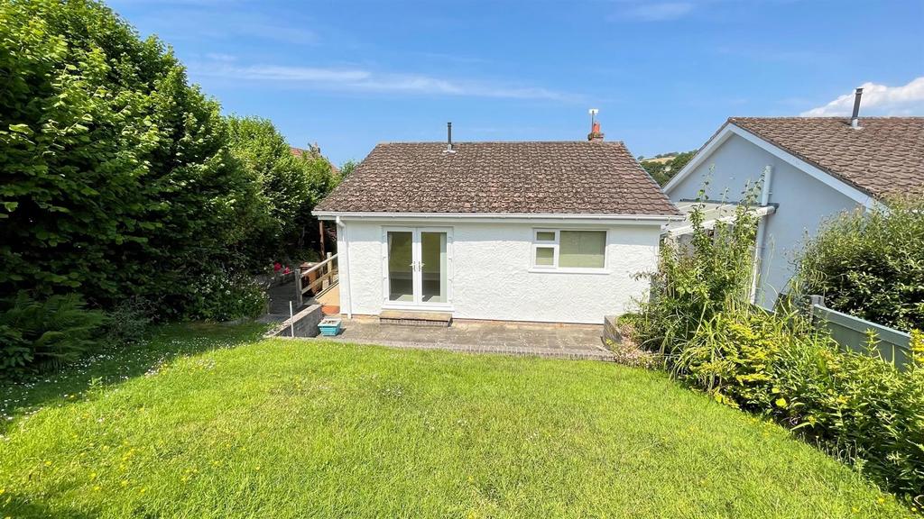 Maes Madog, Llanelian, Old Colwyn, Colwyn Bay 2 bed semidetached