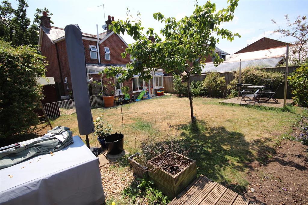 Wimborne Road, Corfe Mullen, Wimborne 4 bed detached house for sale £