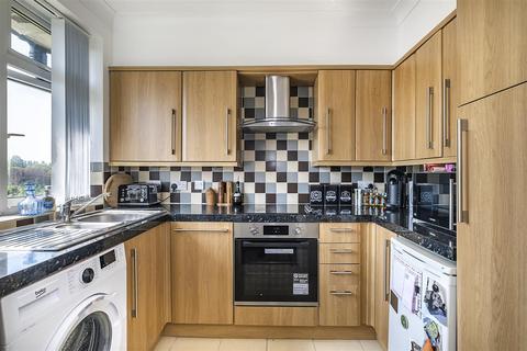 9, Temple Court Temple Road, Epsom, KT19 8EZ