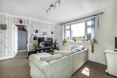 9, Temple Court Temple Road, Epsom, KT19 8EZ