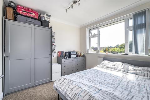 9, Temple Court Temple Road, Epsom, KT19 8EZ