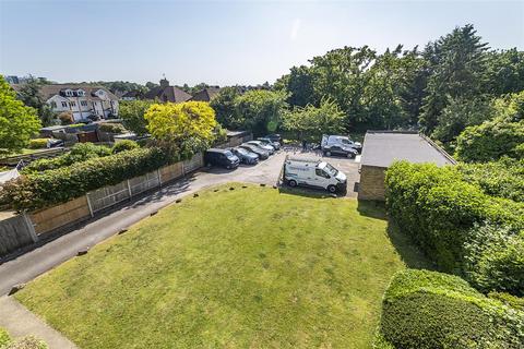 9, Temple Court Temple Road, Epsom, KT19 8EZ