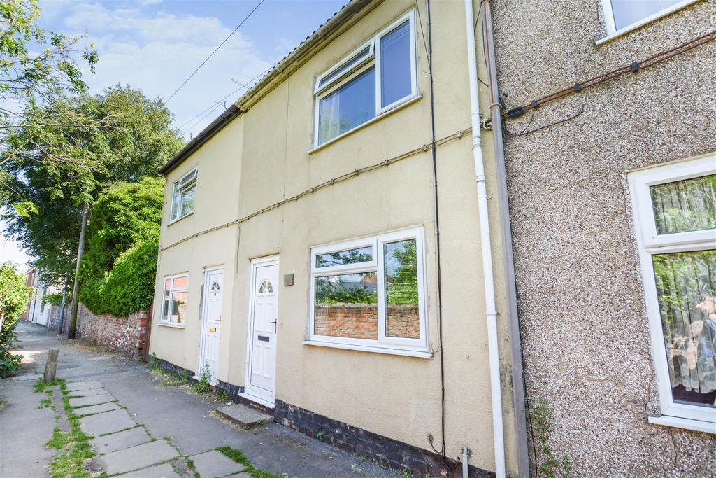 Church Lane, Crowle, Scunthorpe 2 bed cottage for sale £110,000