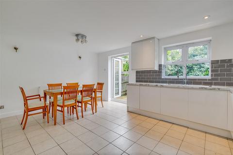 4 Lattimer Place, London, W4 2UA