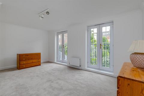 4 Lattimer Place, London, W4 2UA