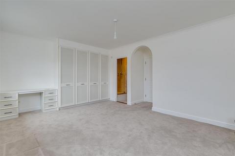 4 Lattimer Place, London, W4 2UA